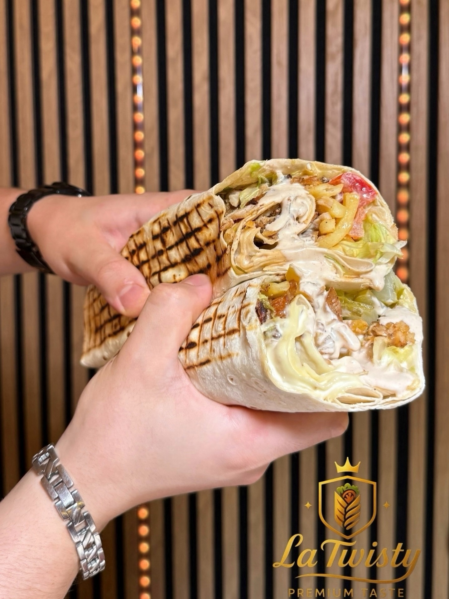 šťavnatá shawarma v tortille